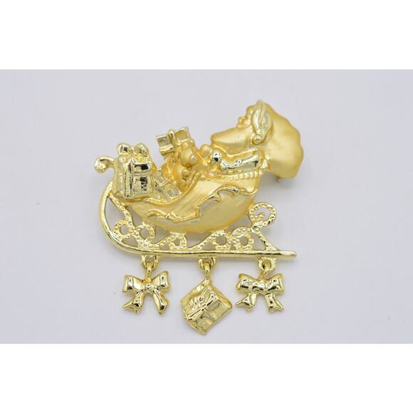 Danecraft Vintage Christmas Pin Brooch Brushed Gold Santa Sleigh Signed Bin1 - Picture 4 of 12